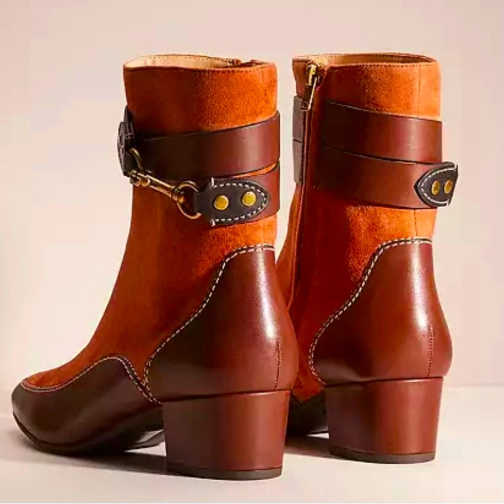 COACH Corinne Ankle Boot (size 7 US) - Picture 4 of 4